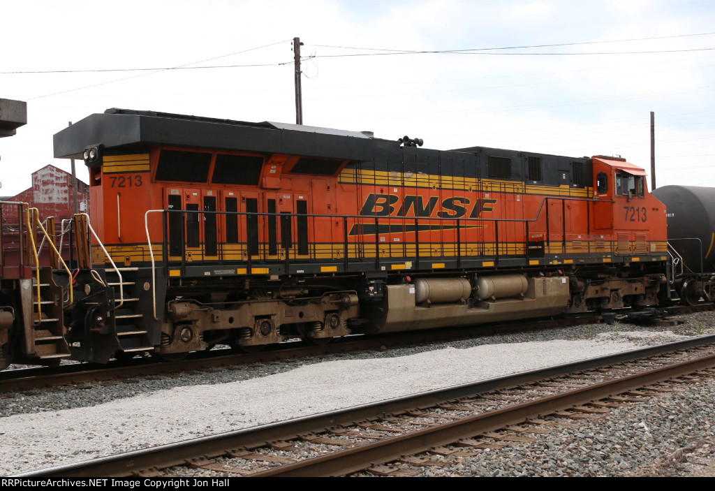 BNSF 7213